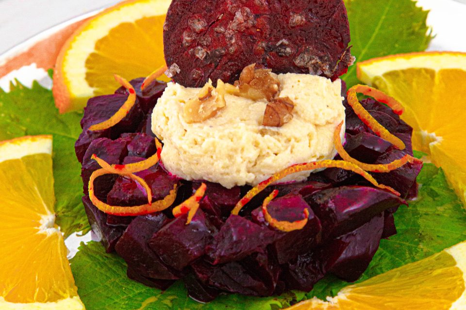 Mousse de céleri et tuile de betterave sur son tartare