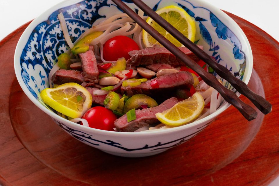 Salade tiède de boeuf façon thaï